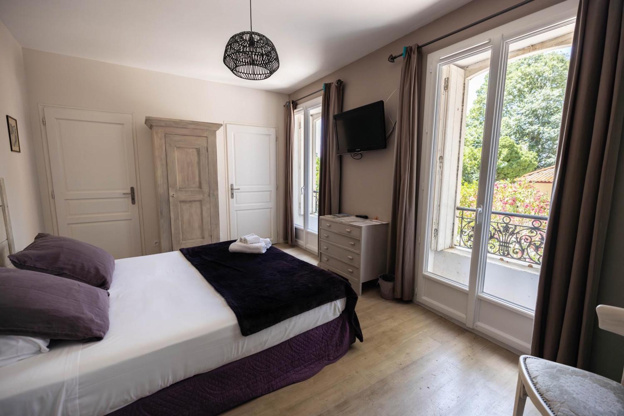 Domaine Castell De Bles Bed and Breakfast Saint-Génis Værelse billede
