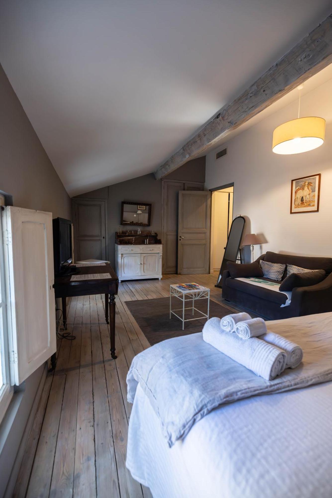 Domaine Castell De Bles Bed and Breakfast Saint-Génis Værelse billede