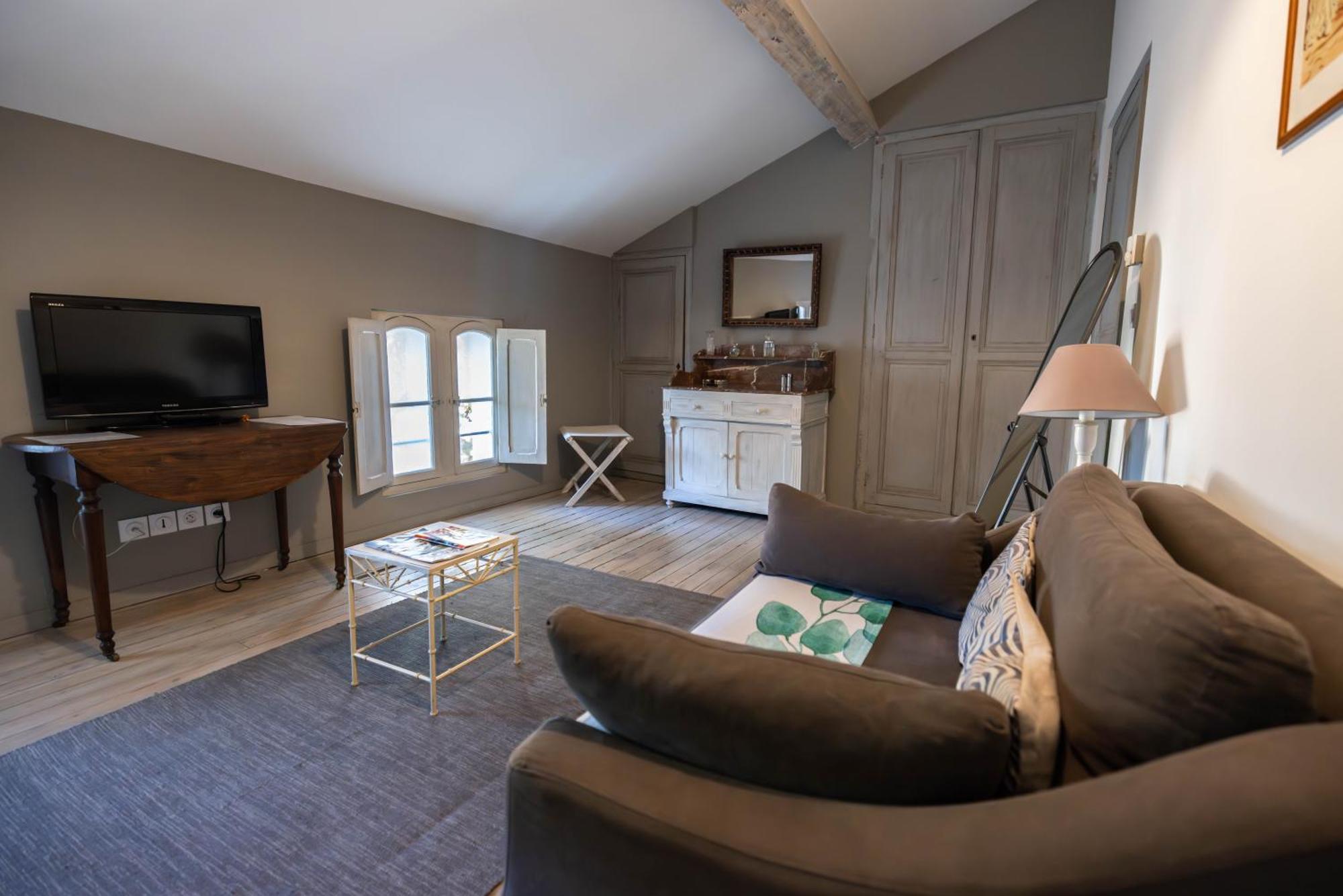 Domaine Castell De Bles Bed and Breakfast Saint-Génis Værelse billede